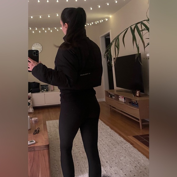 All Things Golden THE VEGAN PUFF™ REVERSIBLE CROP JACKET - PATENT/BLACK - Picture 12 of 13